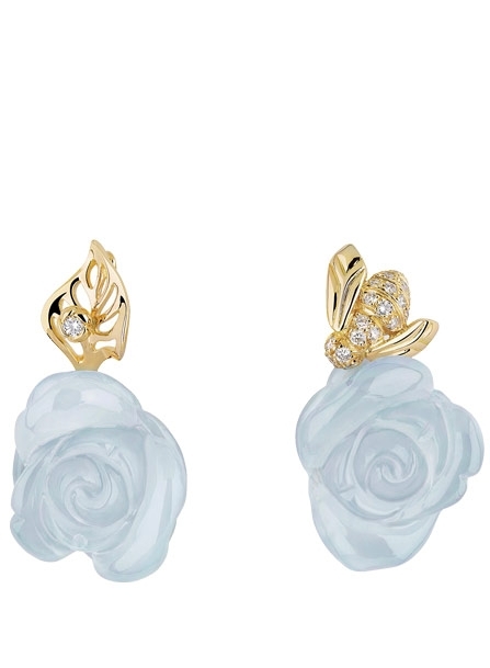 حديث الأزهار في أذنيك