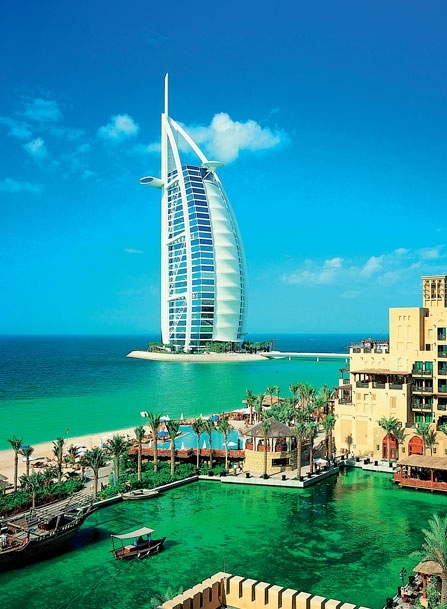 دبي الإمارة العسل