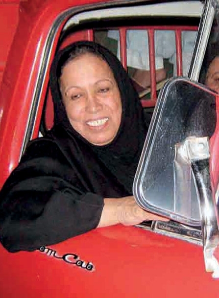 حياة الفهد: لكزس GX ذهبية