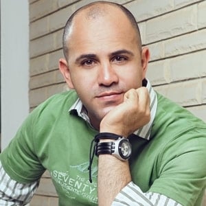 عزيز شافعي: عمرو دياب ليس أقوى صوت...