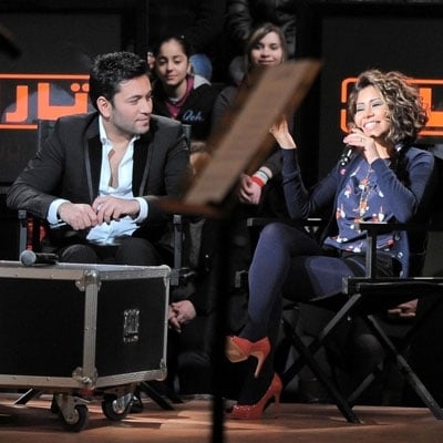 شيرين عبد الوهاب تقاطع زياد برجي وهو يغنّي لتأخذ لحنه