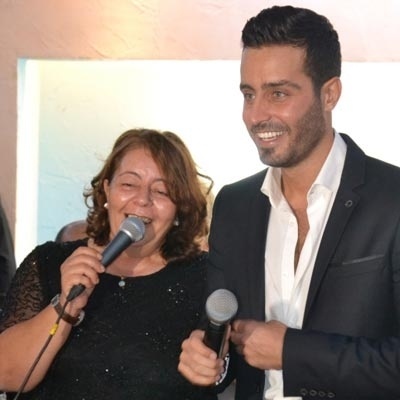 سعد رمضان يفاجىء الحضور بدويتو مع والدته