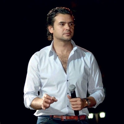 سامو زين: 'الورد الأحمر'...