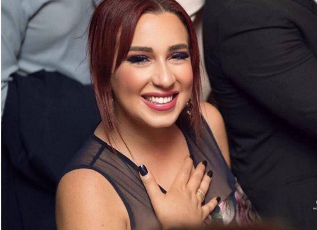 ابنة أسما شريف منير تهاجم منتقدي والدتها بعد حلاقة شعرها