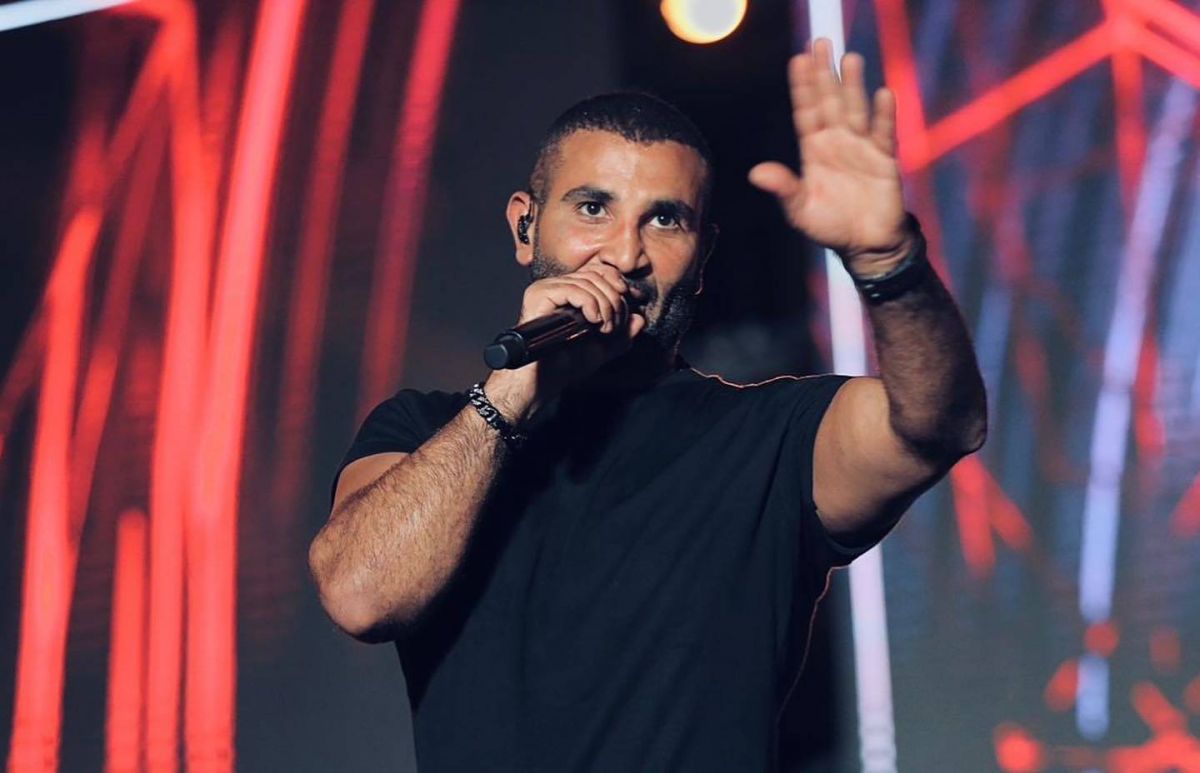 بالفيديو - لفتة إنسانية من أحمد سعد مع طفل من أصحاب الهمم في حفله الأخير