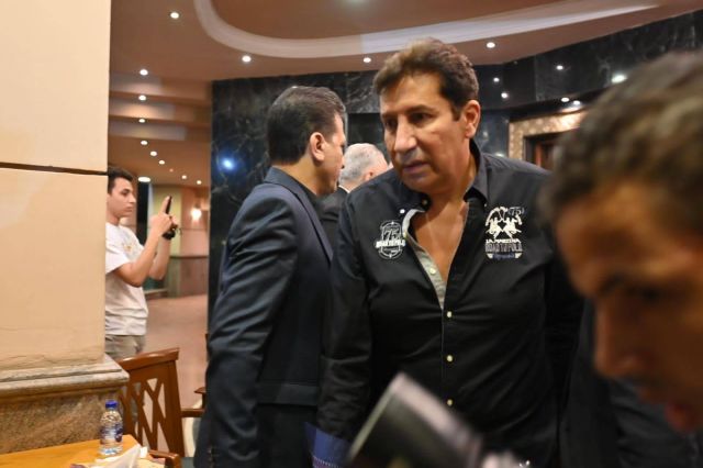 هاني رمزي في عزاء والدة تامر أمين