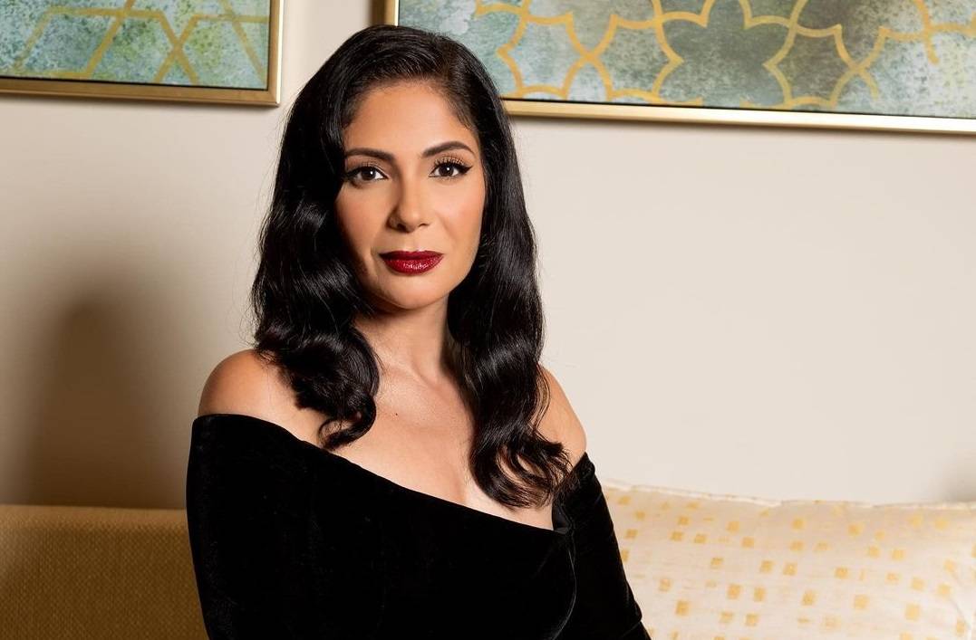 بالفيديو - منى زكي تكشف كواليس 