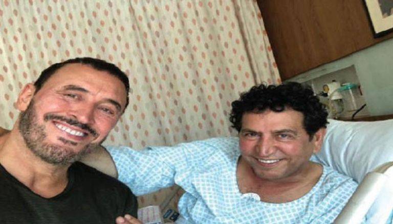 كاظم الساهر ينعى صديقه الشاعر كريم العراقي