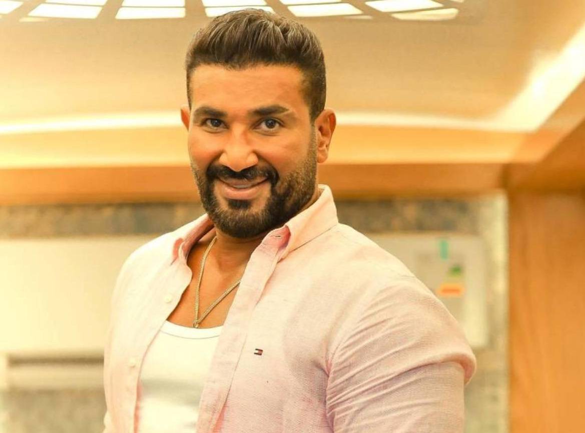 بالفيديو - بسمة وهبة وتامر أمين يسخران من زيجات أحمد سعد المتعددة ويوجّهان له نصيحة