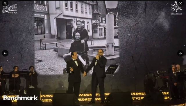 محمد ثروت ونجله أحمد في الحفل 