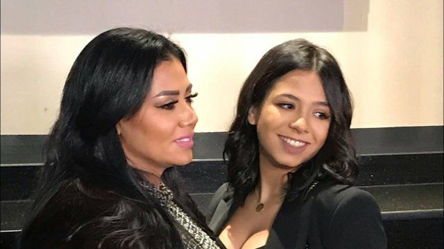 إبنة رانيا يوسف تهاجم بقسوة والدها محمد مختار