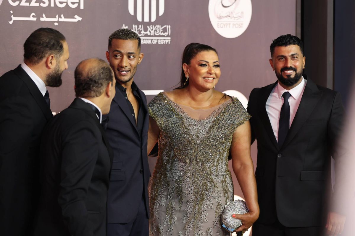 بالفيديو والصور - نجوم الفن يلتقون في افتتاح 