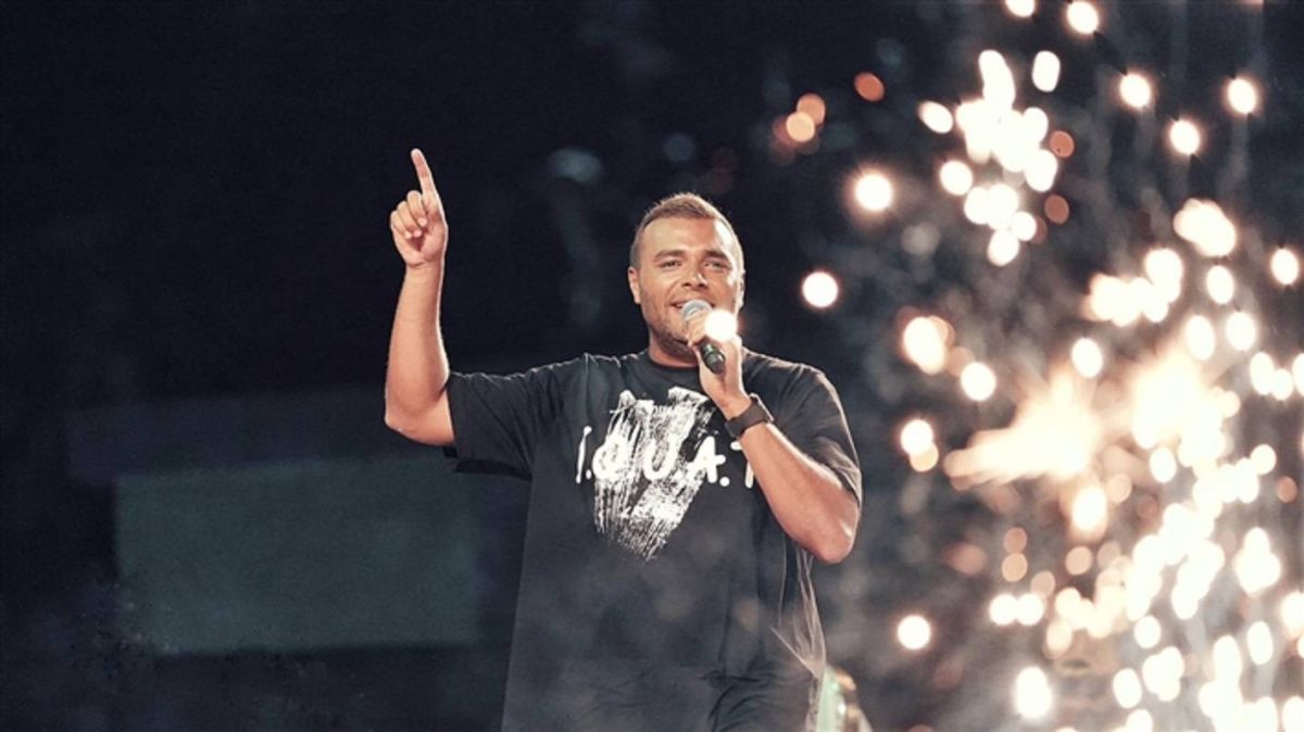 رامي صبري يتسبب في غلق شوارع مدينة شبين الكوم بسبب حفله