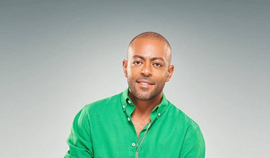 بالفيديو - تامر عاشور يُحدث ضجة بحركة غير متوقعة في السعودية