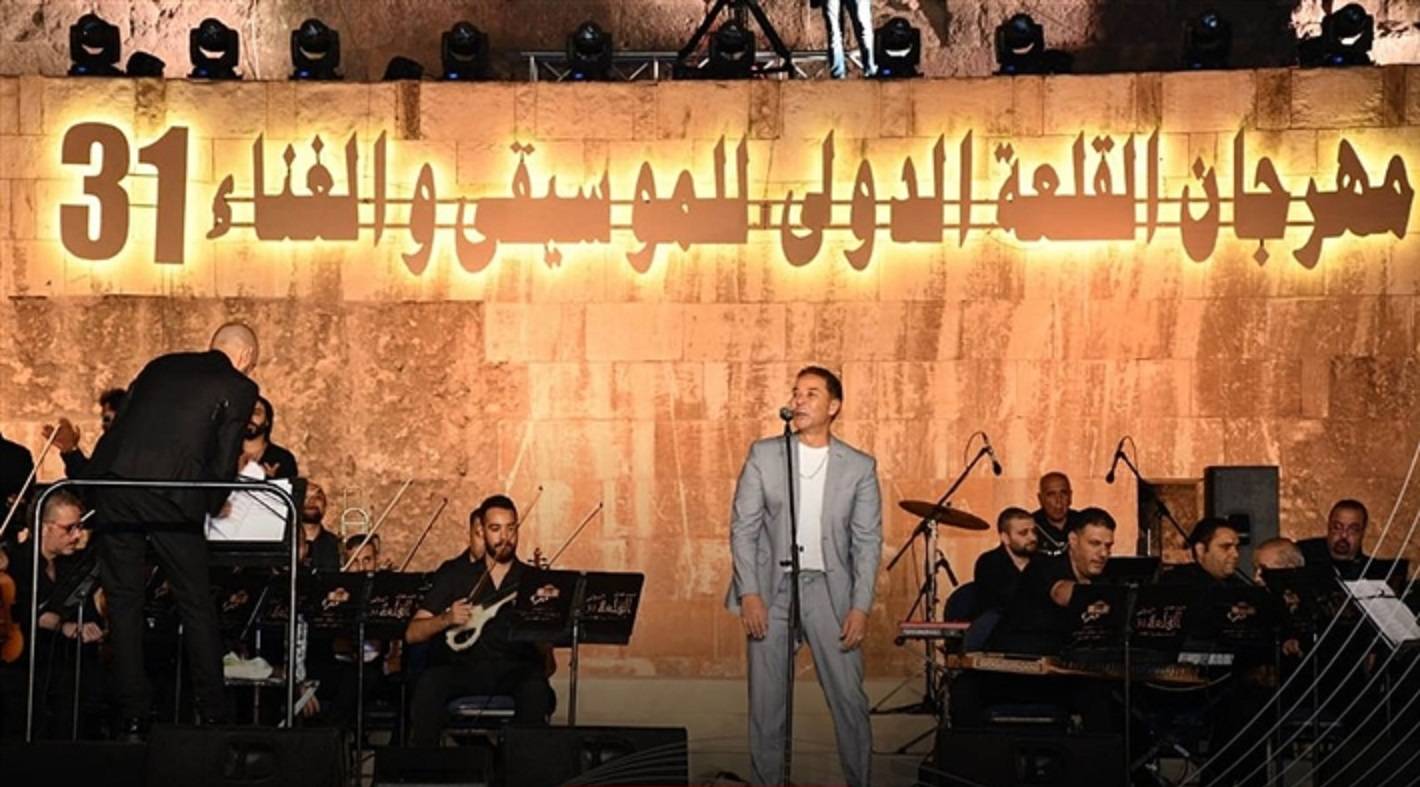 مدحت صالح  