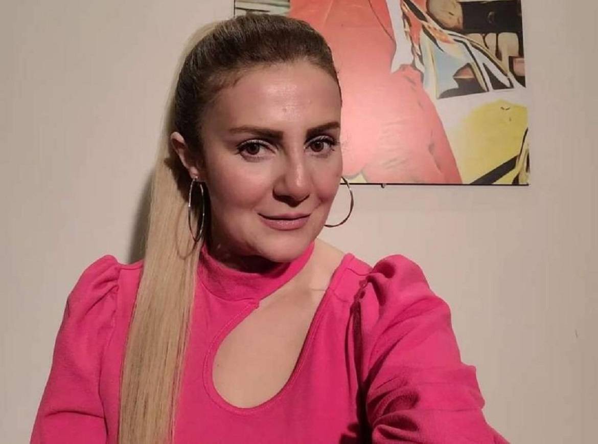 رانيا محمود ياسين توضح أسباب عدم عملها مع والدها الراحل وزوجها محمد رياض