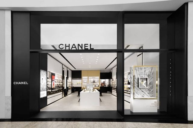بوتيك CHANEL للعطور ومستحضرات التجميل في مول عمان