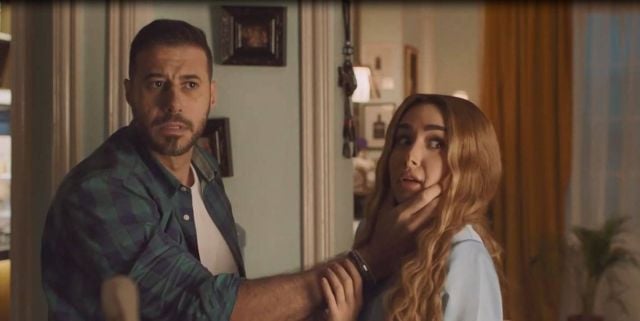 هنا الزاهد تكشف بفيديو كواليس مشهد صفع السعدني لها