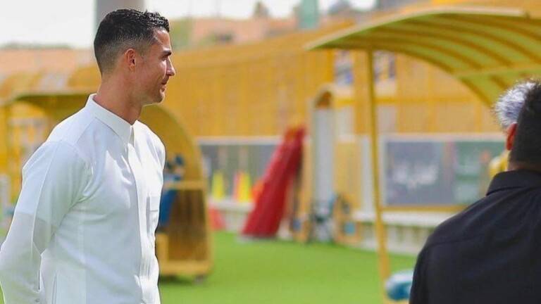 بعد ظهوره بالزي السعودي... رونالدو بالعربية: 