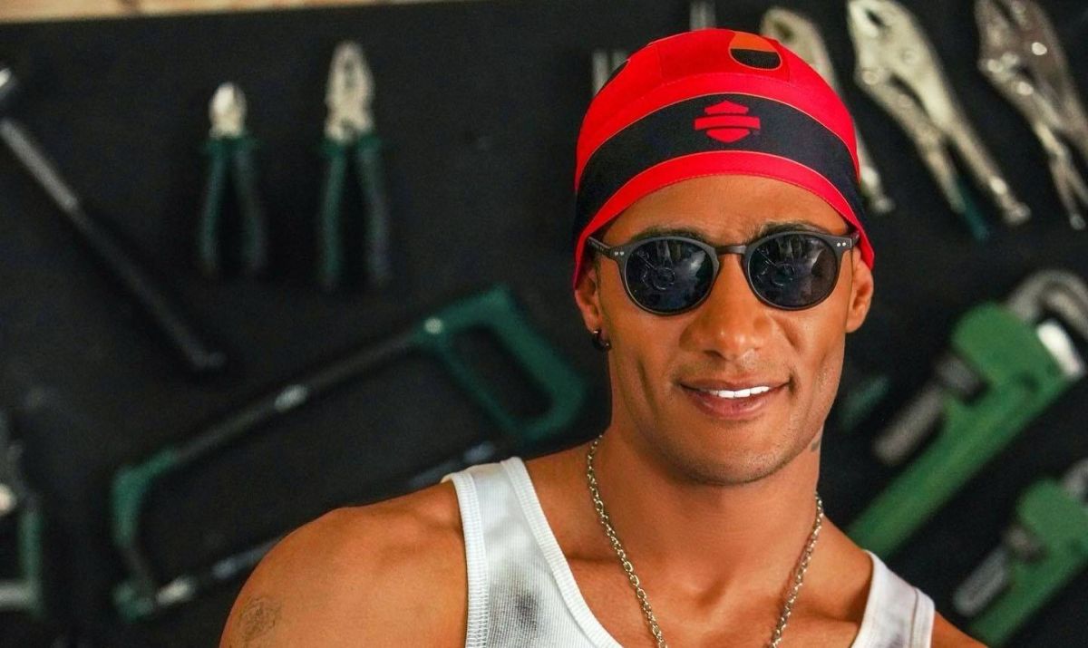 بالفيديو - حذاء محمد رمضان يضعه في موقف محرج!