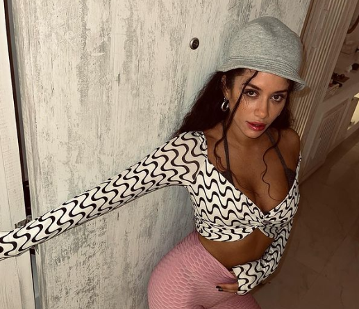 نشر فيديوات فاضحة لفنانة لبنانية