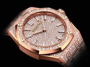 "أوديمار بيغه" تقدّم تصاميم مُذهلة من ساعة "رويال أوك" من فئة المجوهرات الراقية
