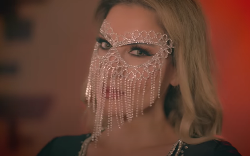 كريستينا صوايا بطلة 