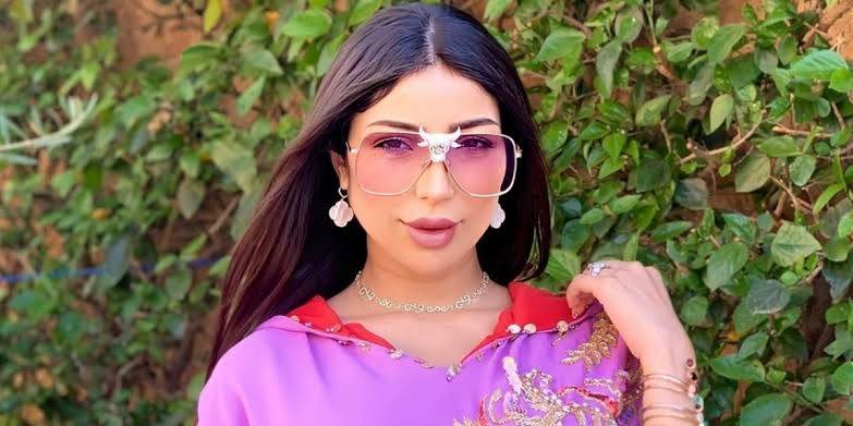 دنيا بطمة تتجاهل فيديو منعها من توزيع المساعدات على المتضررين من الزلزال بهذه الطريقة!