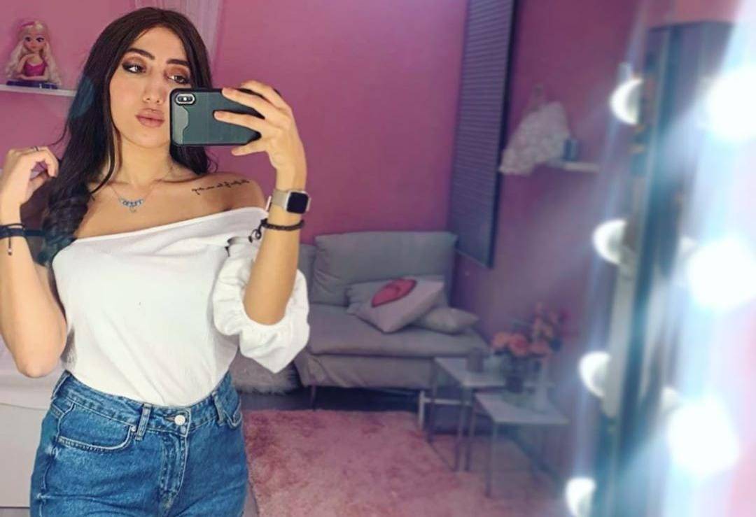 بالفيديو - شقيقة مودل روز... ليان عبدالله منهارة تريد الانتحار