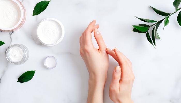 خطوات ضرورية في هذا الموسم لحماية البشرة من الجفاف