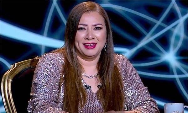 انتصار تثير الجدل بتعليقاتها عن القُبل وتوضح تصريحاتها حول الأفلام الإباحية