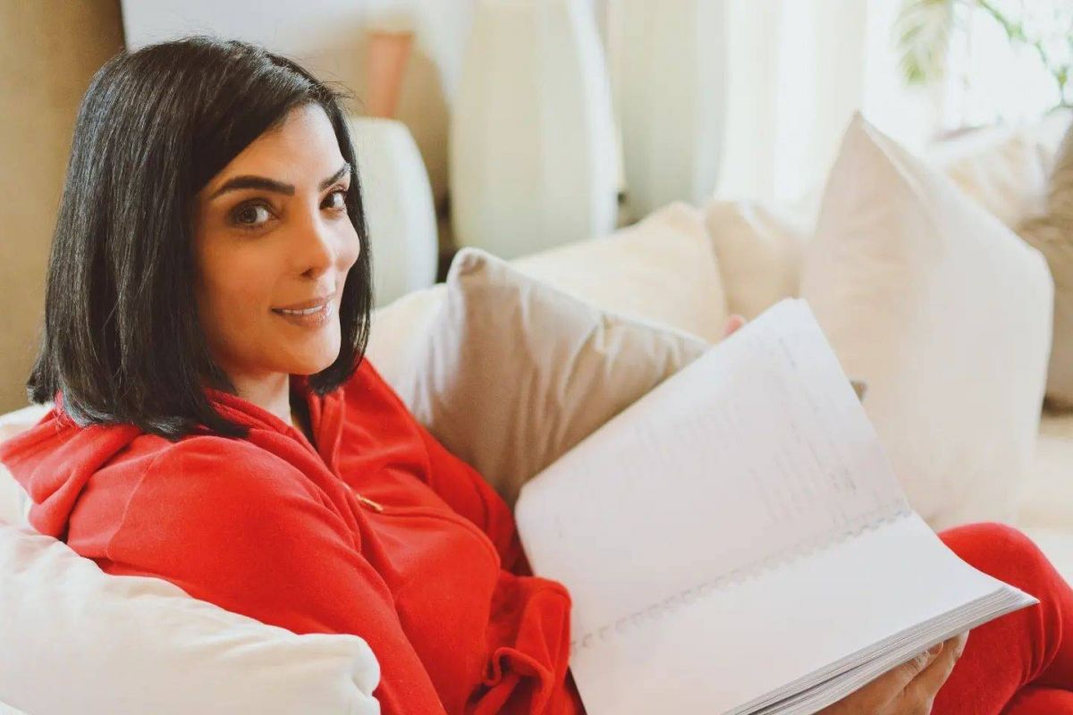 حورية فرغلي تخرج عن صمتها وتكشف اسم الفتاة التي ارتبط بها حسن شاكوش