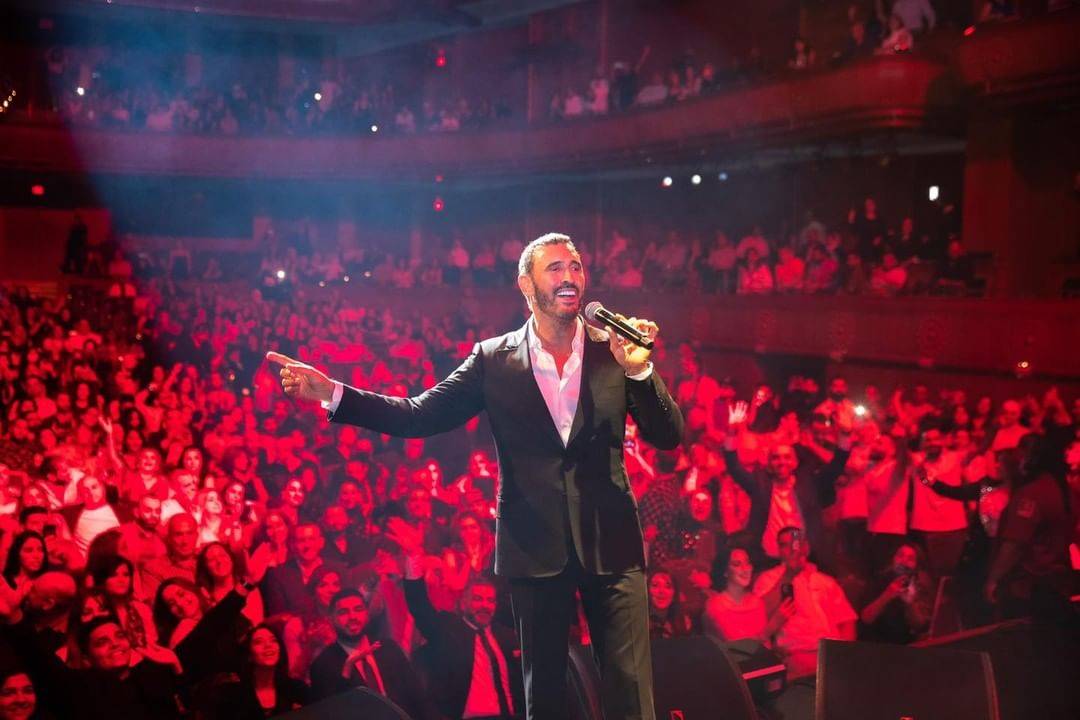 بالفيديو - كاظم الساهر يتحدث عن طفولته القاسية... وهذا ما فعله لإنقاذ مراهِقة