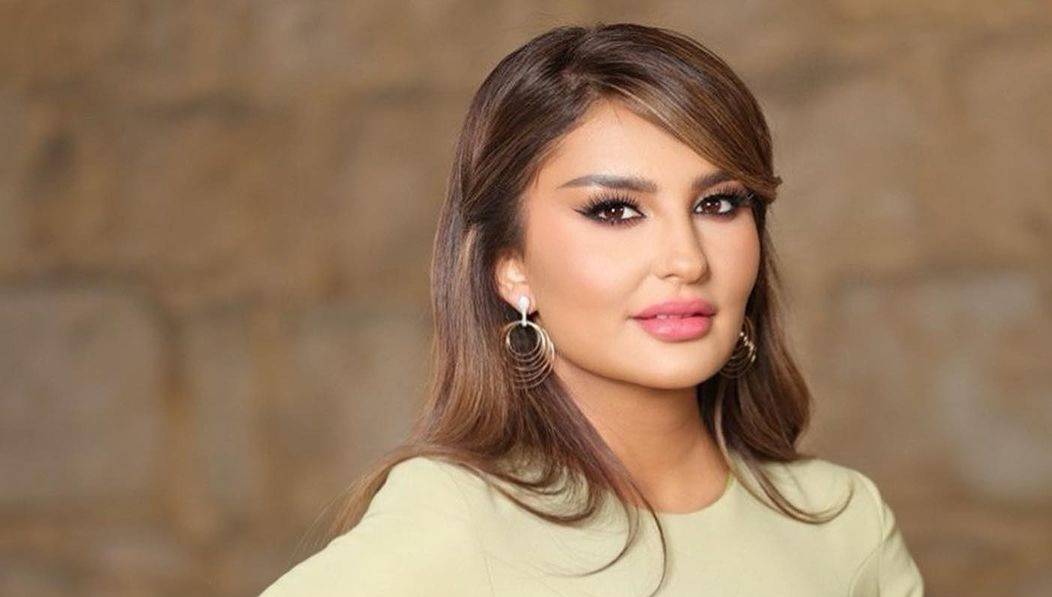 بالفيديو - هجوم ساخر على شذى حسون بعد عجزها عن غناء النشيد الوطني العراقي!