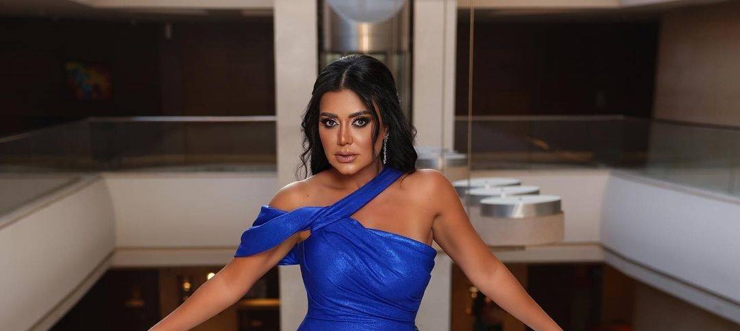 الانتقادات القاسية لفستان رانيا يوسف الجريء تُجبرها على إلغاء خاصية التعليقات... ما رأيكم بإطلالتها؟