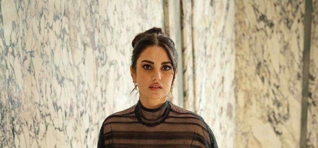 بالصور - درّة تنفي شائعة حملها بهذه الطريقة