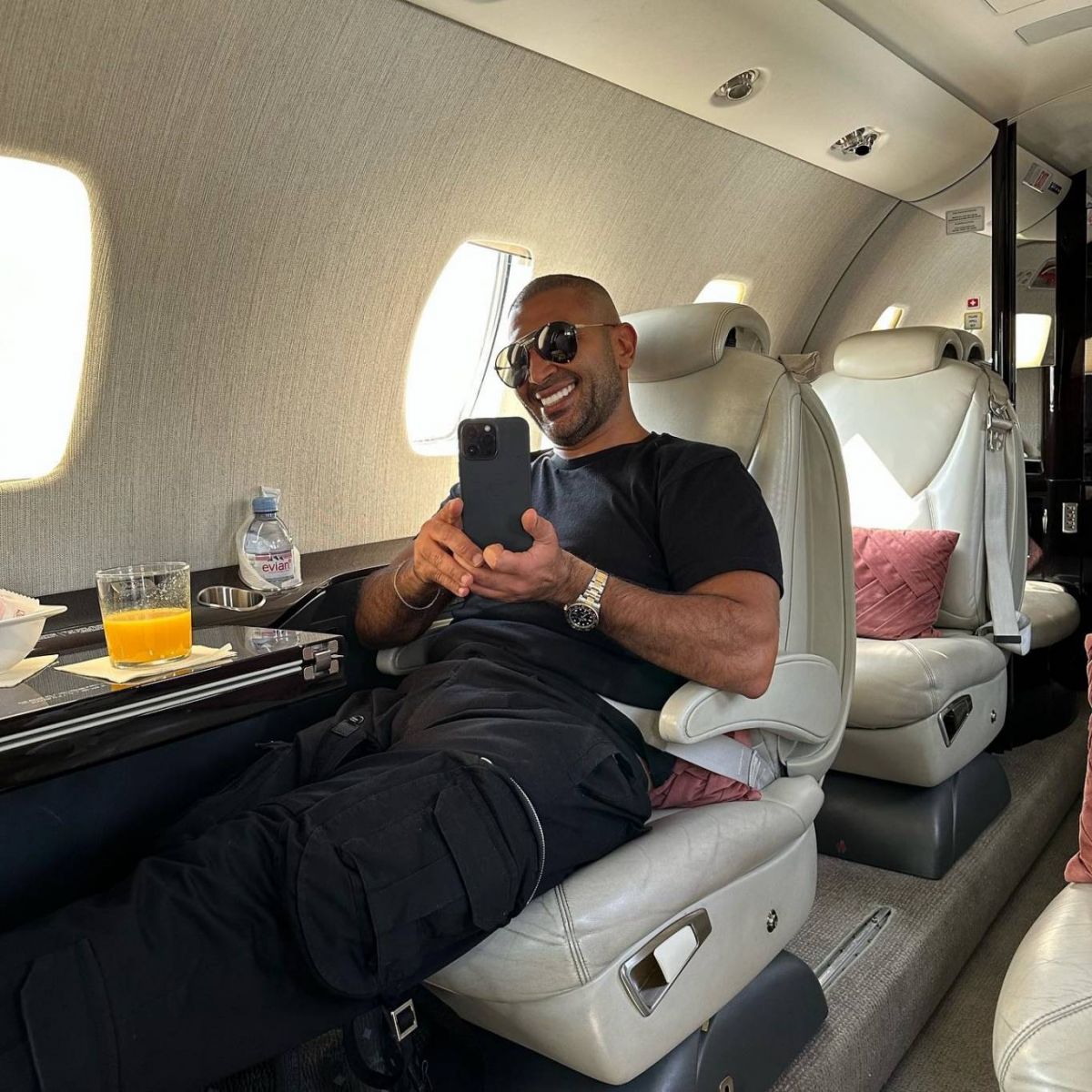 بالصور - أحمد سعد يسخر من اتهامه بتقليد محمد رمضان