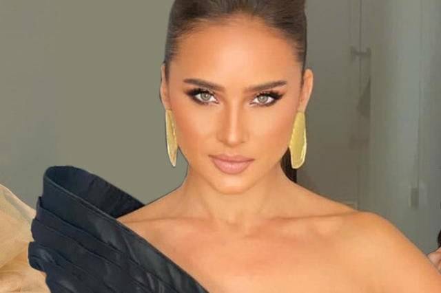 حيل ذكية في المكياج لتوسيع العيون الصغيرة