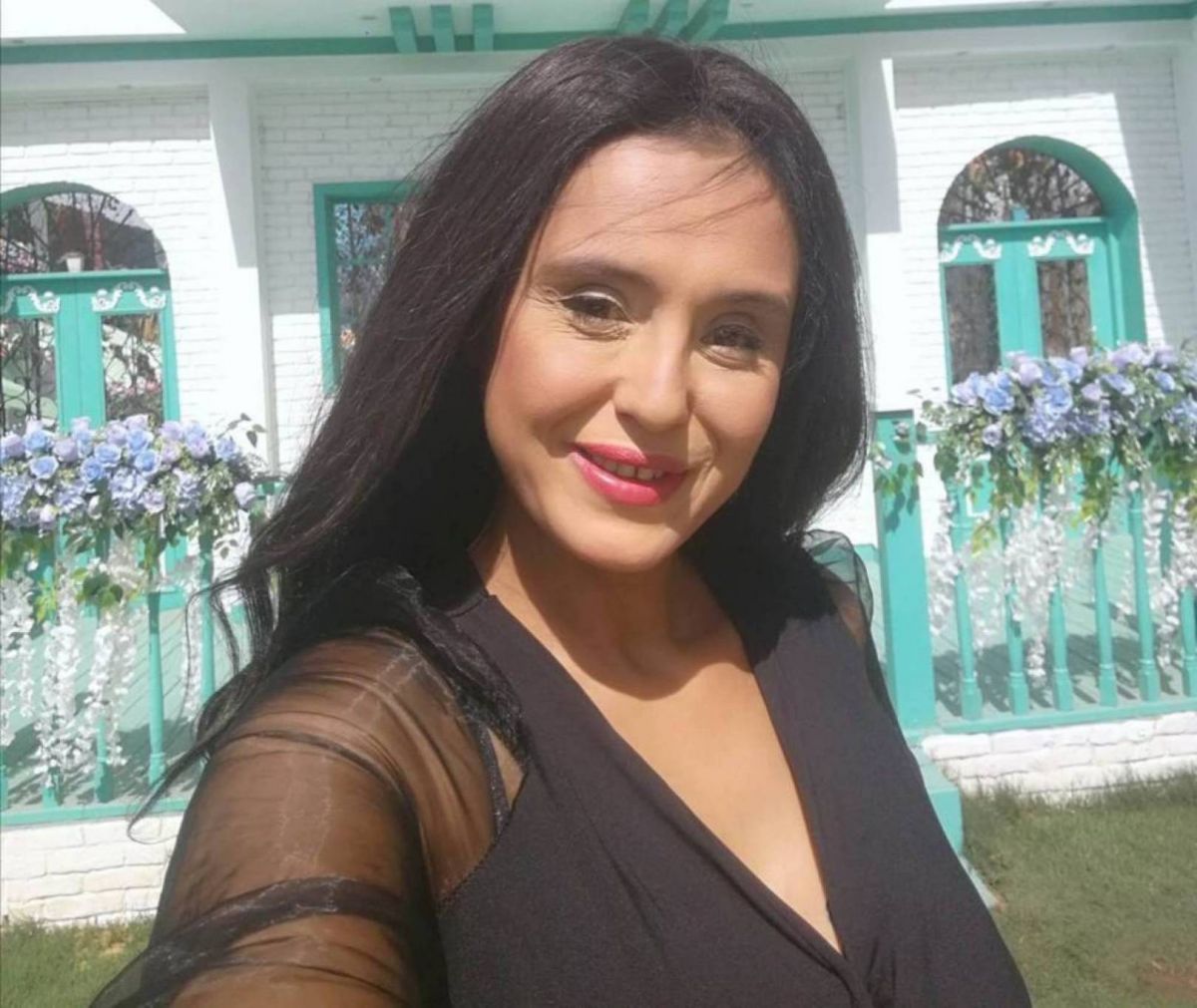 رشا سامي العدل تهاجم فنانين لم يعزّوها وتتّهمهم بالنفاق