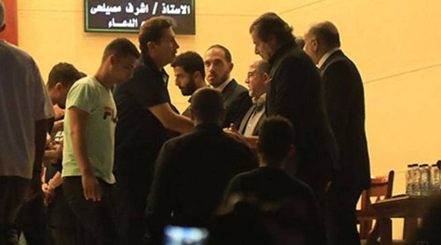 هاني رمزي يقدم واجب العزاء