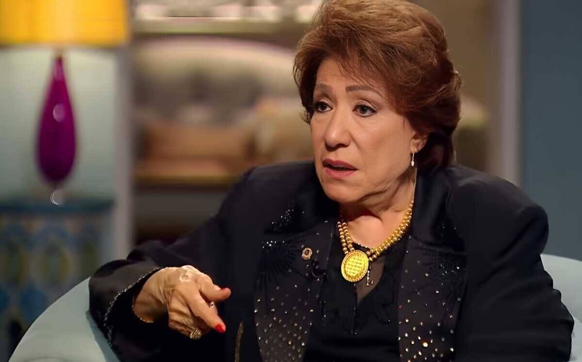 سميحة أيوب تعلّق على انتقادات وضع سيرتها الذاتية في منهج الدراسة