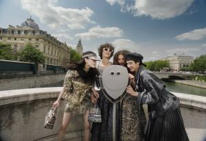 "ديور" Dior تحتفل بباريس من خلال سلسلة من الصور بعدسة إيلين كونستانتين