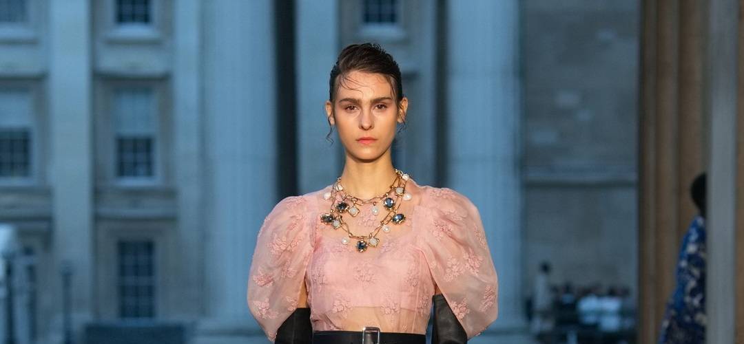 تشكيلة موسم ربيع وصيف 2024 من ERDEM