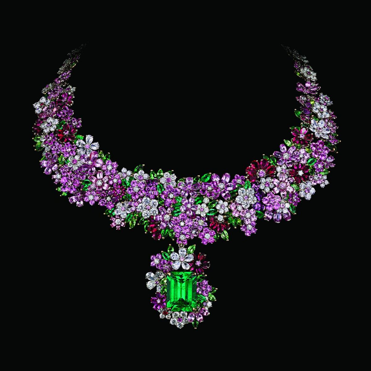 في حدائق Dior الغنّاء