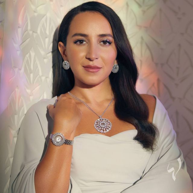 ساعة Happy Diamonds Watch أقراط الأذنين Happy Diamonds Earclips عقد Happy Diamonds Pendant المجوهرات كلها من 