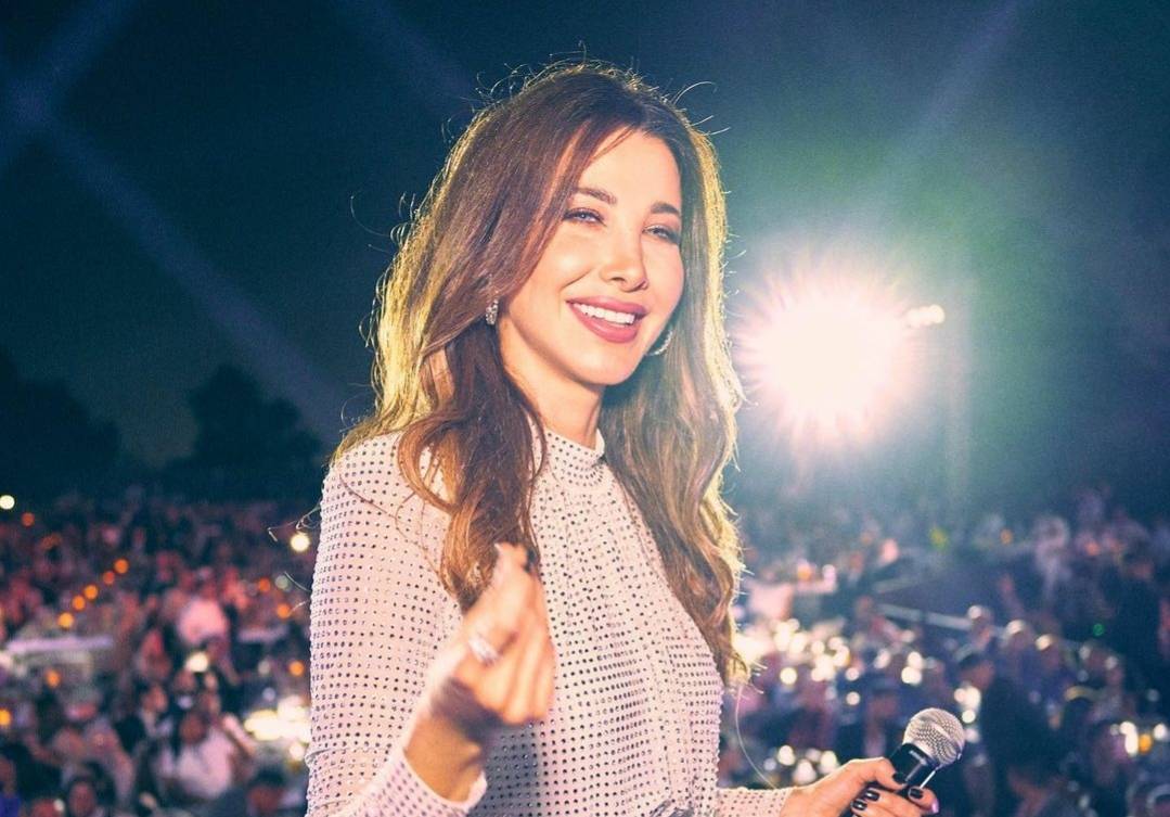 تألقي بفستان نانسي عجرم الأنيق.. هذا سعره