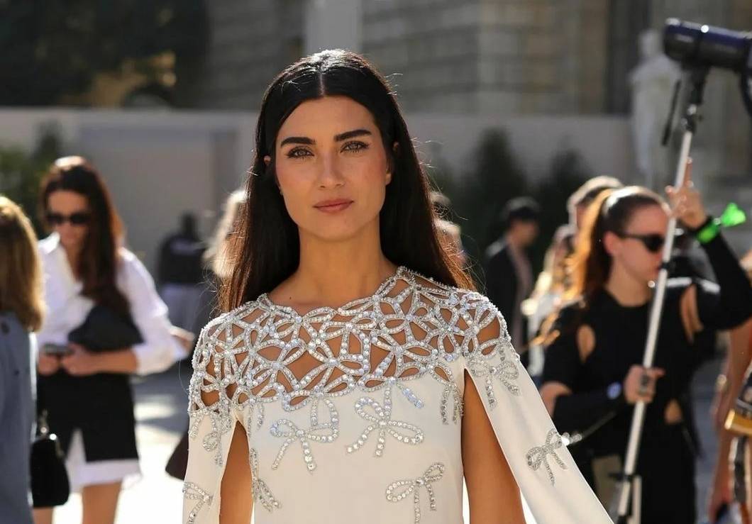 توبا بويوكستون وسلمى أبو ضيف بصيحة الفساتين القصيرة... أيهما الأجمل؟