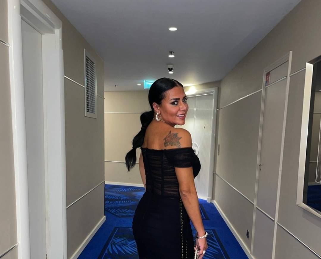 أصالة نصري ورانيا يوسف بالأسود... مَن ارتدته بصورة أفضل؟