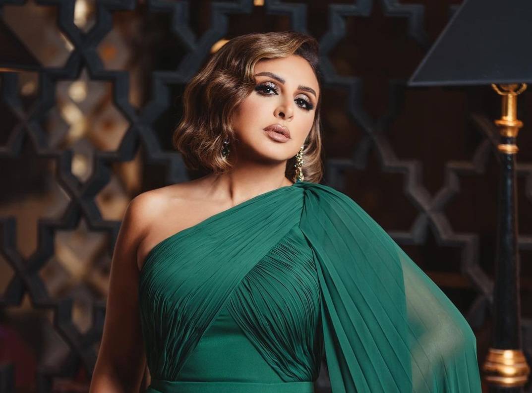 بالفيديو - أنغام تحتفل باليوم الوطني السعودي وتلتف بعلم المملكة