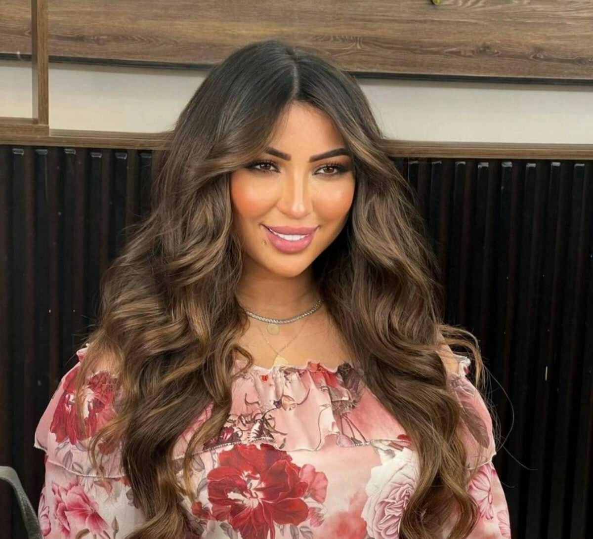 دنيا بطمة تكشف وجه ابنتها ليلى روز للمرّة الأولى في عيدها الثالث